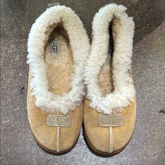 UGG Shoes - UGG Women's Cozy Tan Sheepskin Slippers